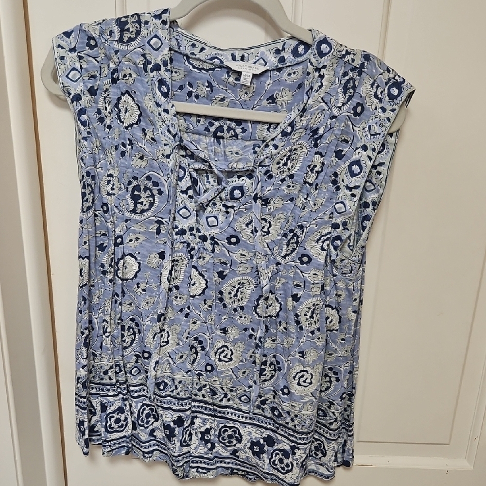 Lucky Brand Blue & White Sleeveless Paisley Print Top